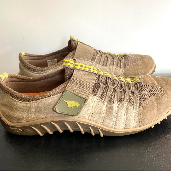 Like New Rocketdog Suede Slip-On Trail Sneaker Womens Size 8. Brown/yellow - Picture 3 of 9